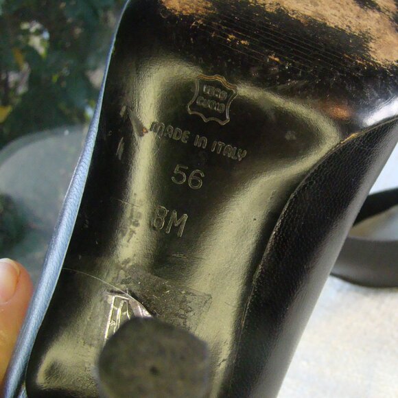 Via Spiga black buttery soft pointy toe heels pumps, size 8 - Picture 8 of 9